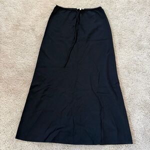 Grace & Mila Elegant Black Maxi Skirt S